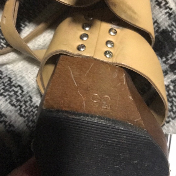 Chanel shoes - Picture 5 of 8